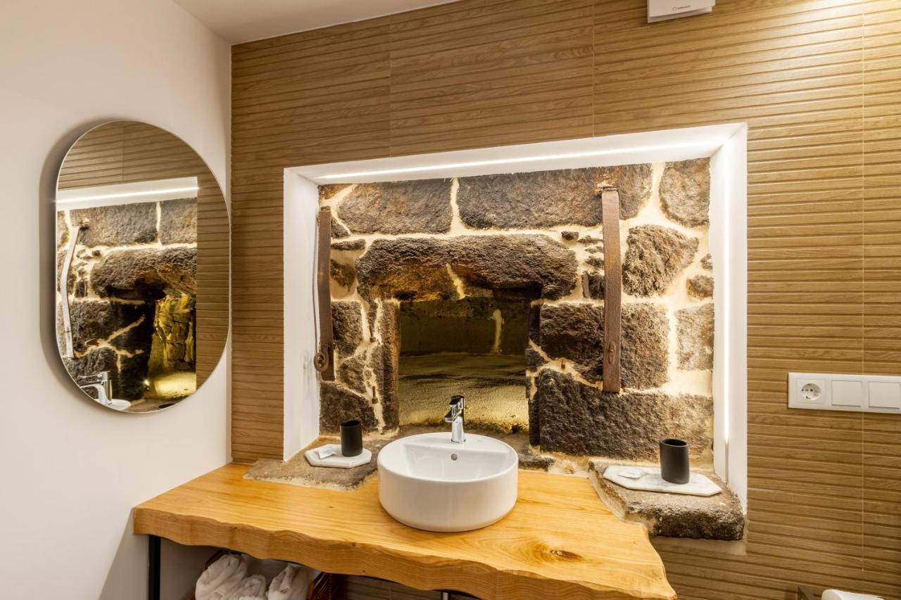 Alojamiento Turistico Caxide Parada De Sil Ribeira Sacra מראה חיצוני תמונה